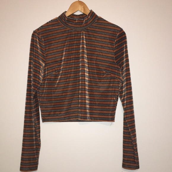 Forever 21 mock turtleneck, cropped - Picture 1 of 2